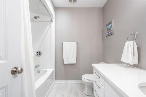 27 Willow Bank Common, St. Catharines, ON - Indoor Photo Showing Bathroom