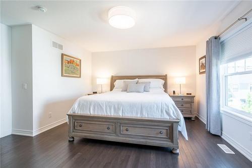 27 Willow Bank Common, St. Catharines, ON - Indoor Photo Showing Bedroom