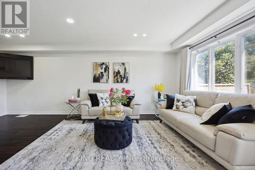 111 Donald Bell Drive, Hamilton (Binbrook), ON - Indoor Photo Showing Living Room