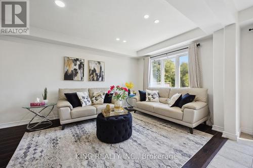 111 Donald Bell Drive, Hamilton (Binbrook), ON - Indoor Photo Showing Living Room