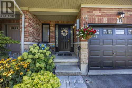 111 Donald Bell Drive, Hamilton, ON - Outdoor