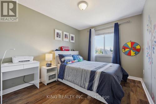 111 Donald Bell Drive, Hamilton, ON - Indoor Photo Showing Bedroom