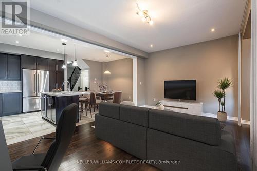 44 - 1890 Rymal Road E, Hamilton (Stoney Creek), ON - Indoor Photo Showing Kitchen With Stainless Steel Kitchen