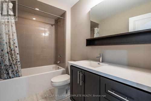 44 - 1890 Rymal Road E, Hamilton (Stoney Creek), ON - Indoor Photo Showing Bathroom