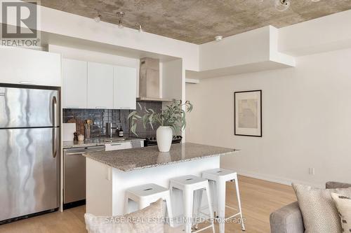 610 - 650 King Street W, Toronto (Waterfront Communities), ON - Indoor Photo Showing Kitchen With Stainless Steel Kitchen