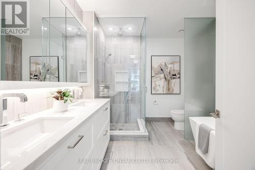 1007 - 455 Wellington Street W, Toronto (Waterfront Communities), ON - Indoor Photo Showing Bathroom