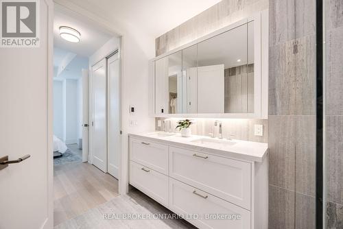 1007 - 455 Wellington Street W, Toronto (Waterfront Communities), ON - Indoor Photo Showing Bathroom