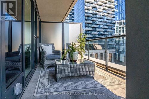 1007 - 455 Wellington Street W, Toronto (Waterfront Communities), ON - Outdoor