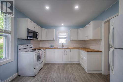 332 Queen Street W, Cambridge, ON - Indoor Photo Showing Kitchen With Double Sink