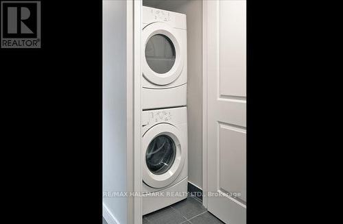 2111 - 570 Bay Street, Toronto, ON - Indoor Photo Showing Laundry Room