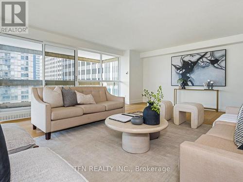 1701 - 63 St Clair Avenue W, Toronto (Yonge-St. Clair), ON - Indoor Photo Showing Living Room