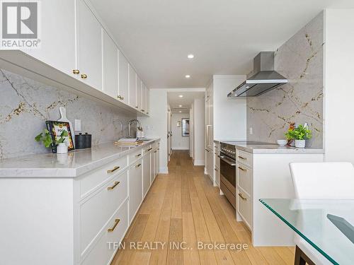 1701 - 63 St Clair Avenue W, Toronto (Yonge-St. Clair), ON - Indoor Photo Showing Kitchen