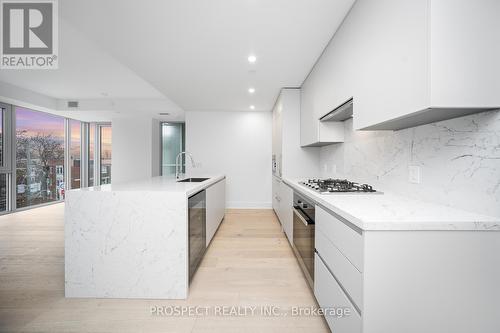 403 - 346 Davenport Road E, Toronto (Annex), ON - Indoor Photo Showing Kitchen With Upgraded Kitchen