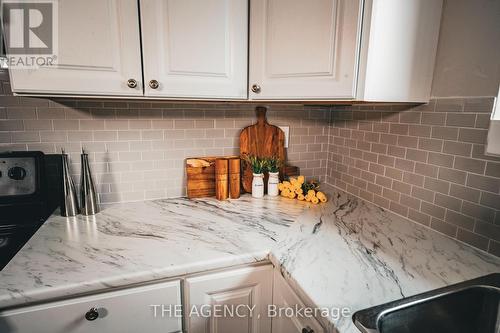 94 Tulloch Drive, Ajax (South East), ON - Indoor Photo Showing Kitchen