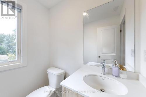 6 Persica Street, Richmond Hill, ON - Indoor Photo Showing Bathroom