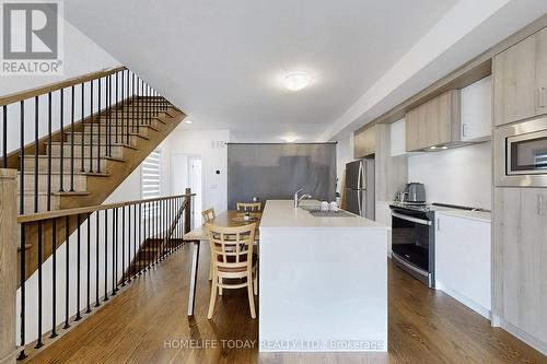 6 Persica Street, Richmond Hill, ON - Indoor Photo Showing Kitchen