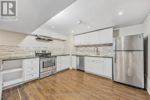 23 Shirley Avenue, Barrie (Sunnidale), ON - Indoor Photo Showing Kitchen With Upgraded Kitchen