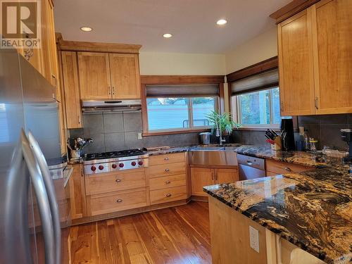 538 St. Laurent Avenue, Quesnel, BC - Indoor Photo Showing Kitchen