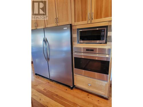 538 St. Laurent Avenue, Quesnel, BC - Indoor Photo Showing Kitchen