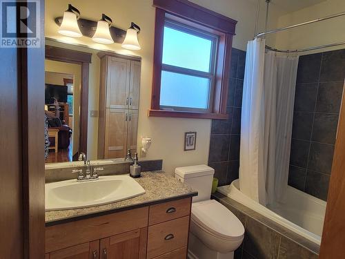 538 St. Laurent Avenue, Quesnel, BC - Indoor Photo Showing Bathroom