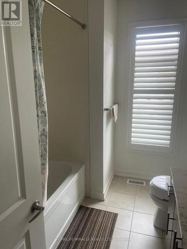 189 Wheat Boom Drive S, Oakville, ON - Indoor Photo Showing Bathroom