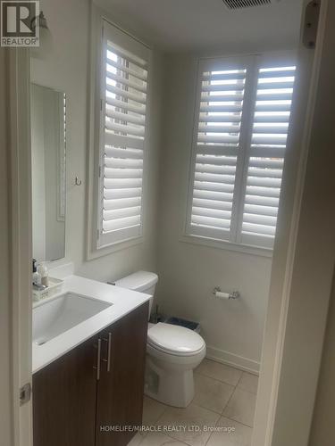 189 Wheat Boom Drive S, Oakville, ON - Indoor Photo Showing Bathroom