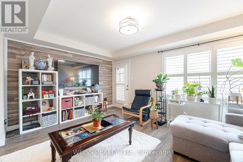 1576 Leblanc Court W, Milton (Ford), ON - Indoor Photo Showing Living Room