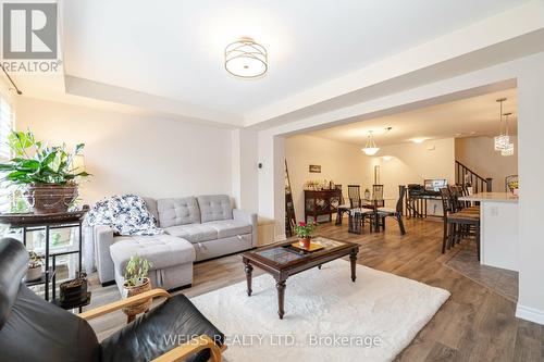 1576 Leblanc Court W, Milton (Ford), ON - Indoor Photo Showing Living Room