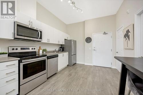 1109 - 716 Main Street E, Milton (Old Milton), ON - Indoor Photo Showing Kitchen