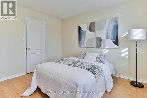 6113 Rowers Crescent, Mississauga, ON - Indoor Photo Showing Bedroom