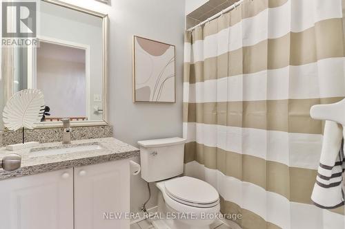 6113 Rowers Crescent, Mississauga, ON - Indoor Photo Showing Bathroom