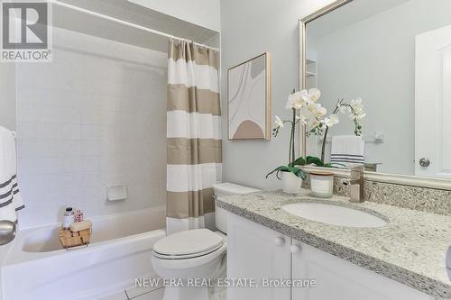 6113 Rowers Crescent, Mississauga, ON - Indoor Photo Showing Bathroom