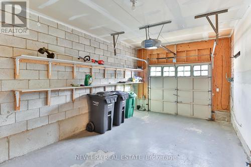 6113 Rowers Crescent, Mississauga, ON - Indoor Photo Showing Garage