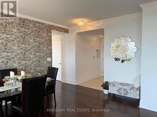 3009 - 3880 Duke Of York Boulevard, Mississauga, ON - Indoor Photo Showing Dining Room