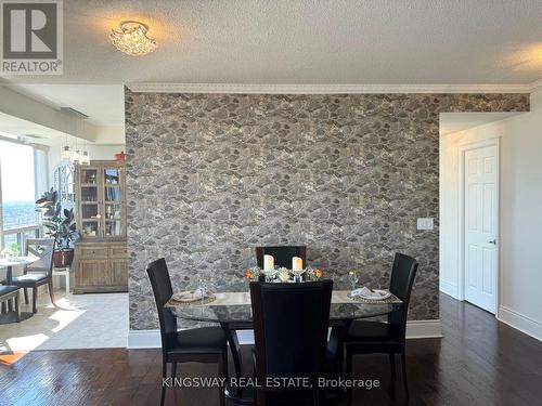 3009 - 3880 Duke Of York Boulevard, Mississauga (City Centre), ON - Indoor Photo Showing Dining Room