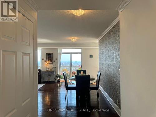 3009 - 3880 Duke Of York Boulevard, Mississauga (City Centre), ON - Indoor Photo Showing Dining Room