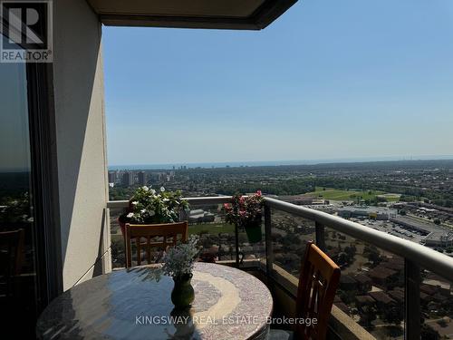 3009 - 3880 Duke Of York Boulevard, Mississauga, ON - Outdoor With View