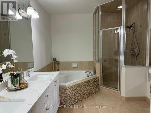 3009 - 3880 Duke Of York Boulevard, Mississauga (City Centre), ON - Indoor Photo Showing Bathroom