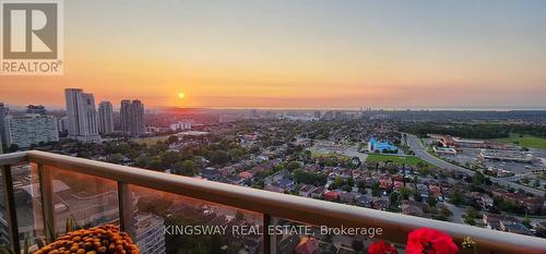 3009 - 3880 Duke Of York Boulevard, Mississauga (City Centre), ON - Outdoor With View