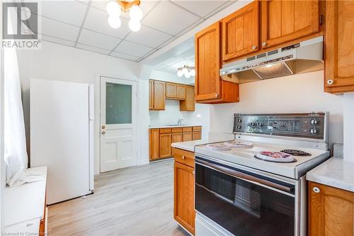 45 East Bend Avenue N, Hamilton, ON - Indoor Photo Showing Kitchen