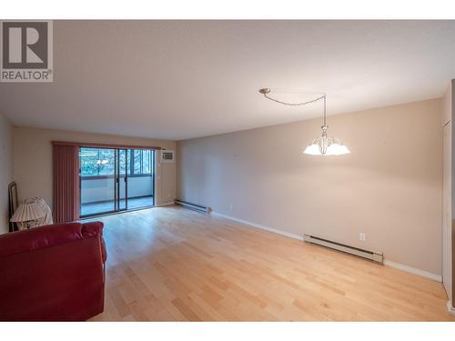 187 Warren Avenue W Unit# 206, Penticton, BC - Indoor Photo Showing Other Room