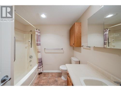 187 Warren Avenue W Unit# 206, Penticton, BC - Indoor Photo Showing Bathroom