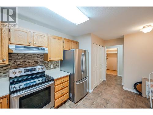 187 Warren Avenue W Unit# 206, Penticton, BC - Indoor Photo Showing Kitchen With Stainless Steel Kitchen