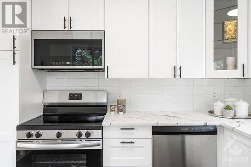 14 Ready Way, Ottawa, ON - Indoor Photo Showing Kitchen With Upgraded Kitchen