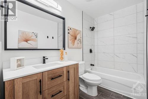 14 Ready Way, Ottawa, ON - Indoor Photo Showing Bathroom