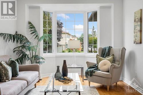 14 Ready Way, Ottawa, ON - Indoor Photo Showing Living Room