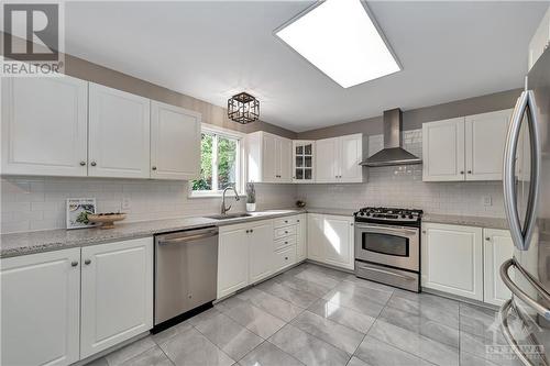 13 Kyle Avenue, Ottawa, ON - Indoor Photo Showing Kitchen