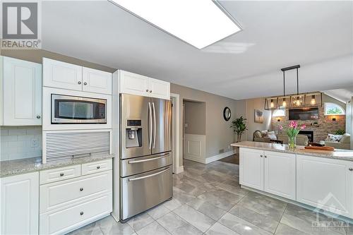 13 Kyle Avenue, Ottawa, ON - Indoor Photo Showing Kitchen