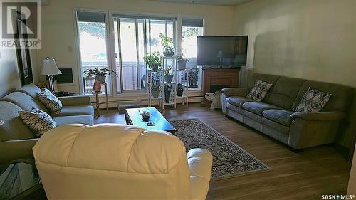 103 706 Confederation Drive, Saskatoon, SK - Indoor Photo Showing Living Room