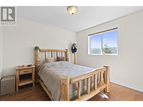 8980 Bayswater Place, Vernon, BC - Indoor Photo Showing Bedroom